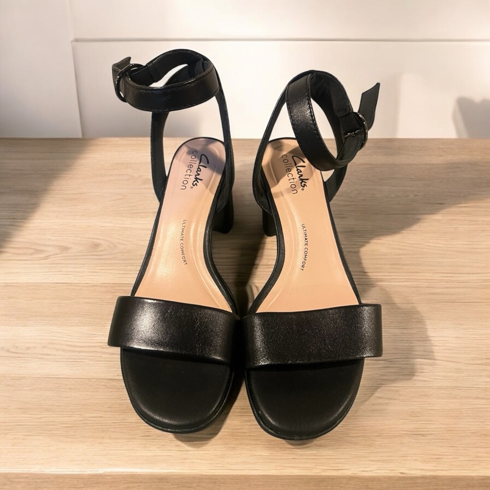 NWOB Clarks Sz 6 Ambyrlyn Bay Black Heels